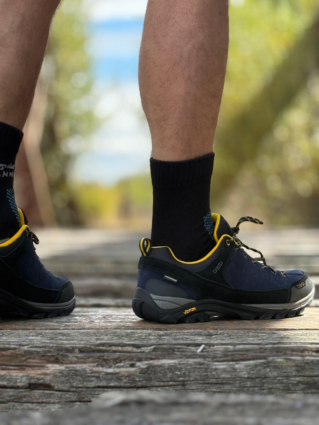 Desi Outdoor Provincia Marine — Zapatilla Trekking Unisex | Cuero Nobuck | Suela Vibram