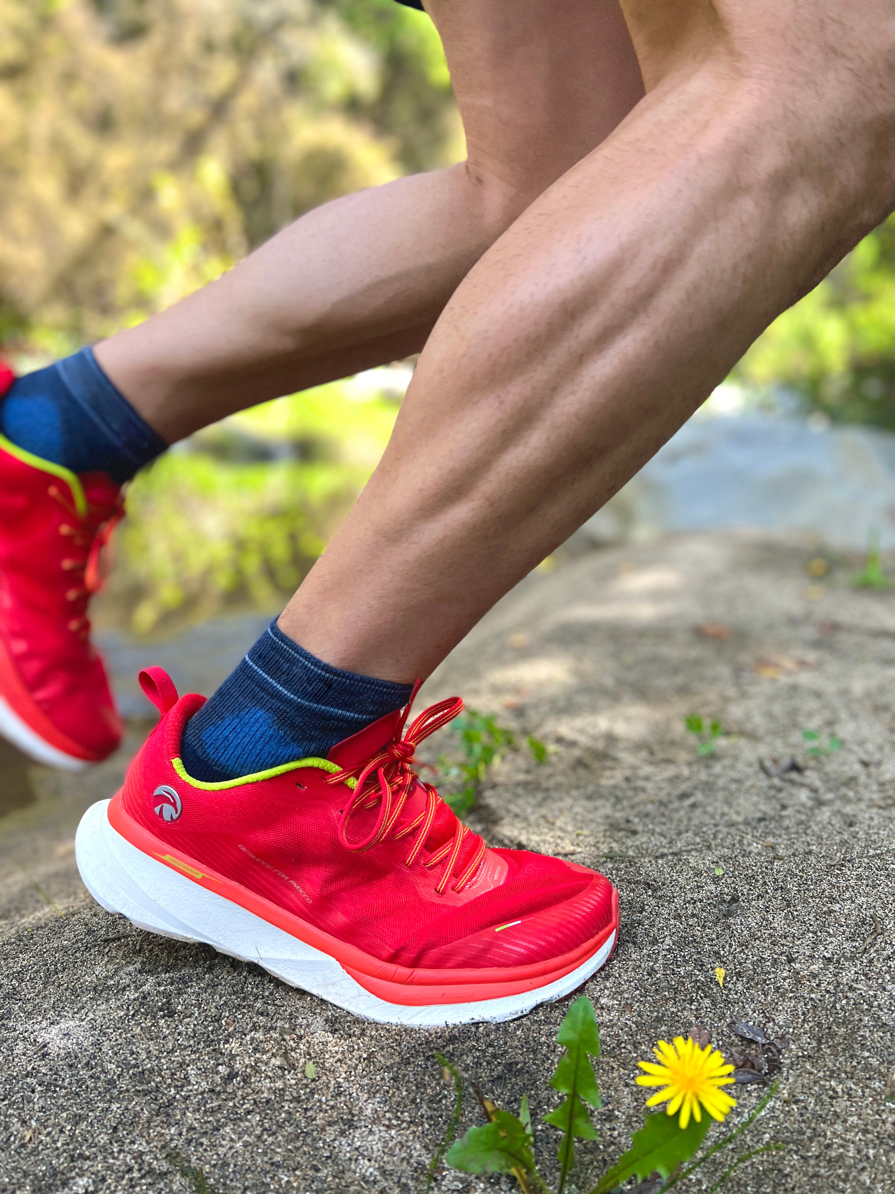Avocco Vento Patriot — Zapatilla Running Hombre | Fibra de Carbono | GigaGrip